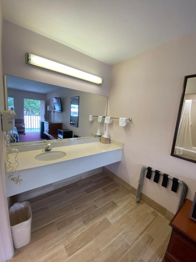 Regency Inn Fern Park Exteriér fotografie